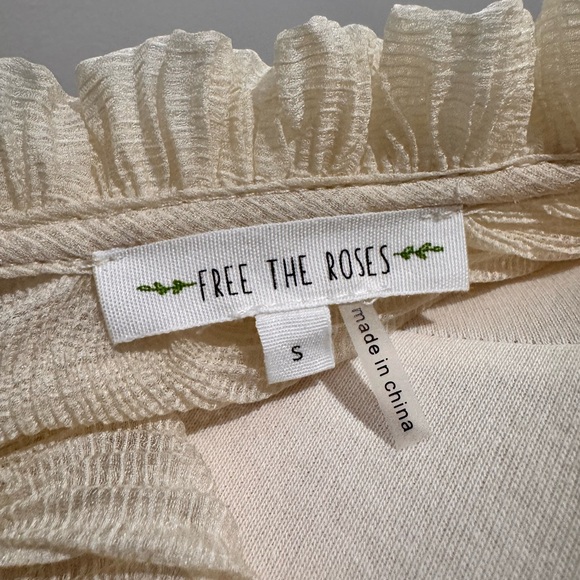 Free the Roses Ivory Ruffled Blouse - Picture 3 of 5